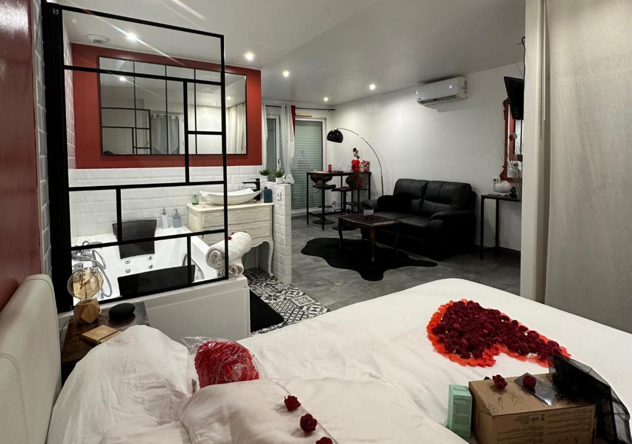 Amour Azur Appartement Pour 2 Avec Jacuzzi Et Terrasse A 2 Minutes De La Mer วาลูริส ภายนอก รูปภาพ