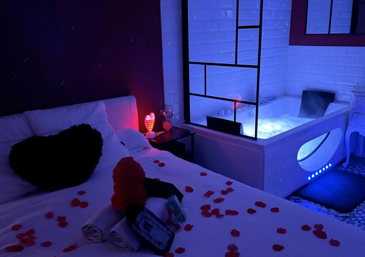 Amour Azur Appartement Pour 2 Avec Jacuzzi Et Terrasse A 2 Minutes De La Mer วาลูริส ภายนอก รูปภาพ