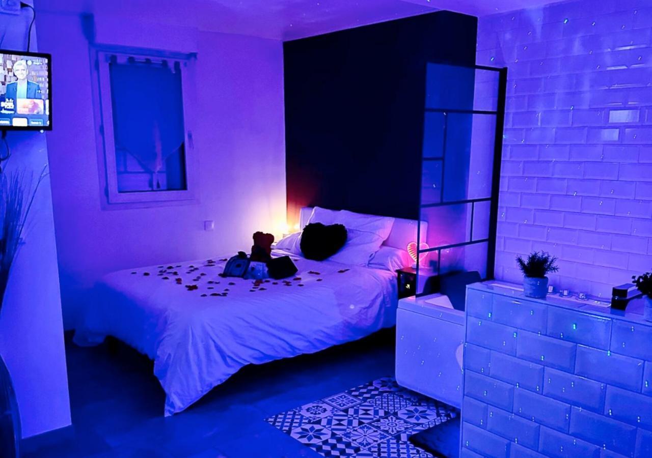Amour Azur Appartement Pour 2 Avec Jacuzzi Et Terrasse A 2 Minutes De La Mer วาลูริส ภายนอก รูปภาพ