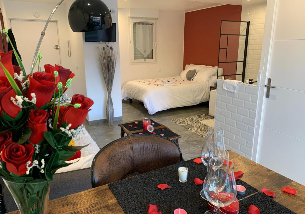 Amour Azur Appartement Pour 2 Avec Jacuzzi Et Terrasse A 2 Minutes De La Mer วาลูริส ภายนอก รูปภาพ